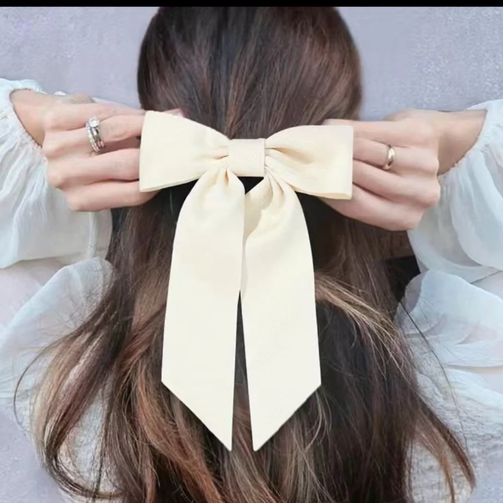 NWT Madeline Ivory Bow Hair Clip